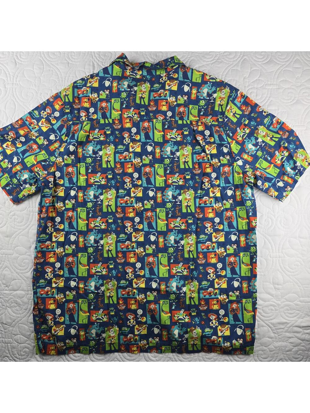 Disney Parks Pixar Toy Story Button up Buzz Woody Alien Men's Size Large - Picture 7 of 7